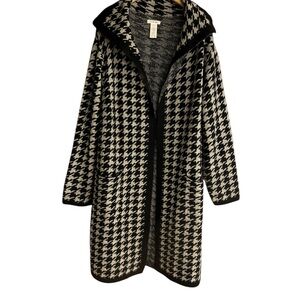 Max Studio Black and White Houndstooth Cardigan